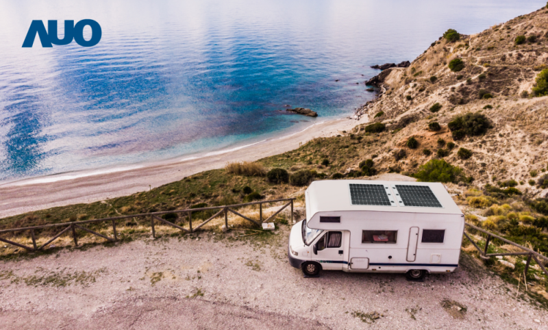 「可撓輕量化太陽光電板SunCurva」使用輕量特殊耐候型複合板取代傳統太陽能板的玻璃前板，不僅降低70%重量，每米平方僅3Kg；具有抗衝擊性能及通過電磁相容性測試，可應用於交通運輸工具，如露營車、遊艇等